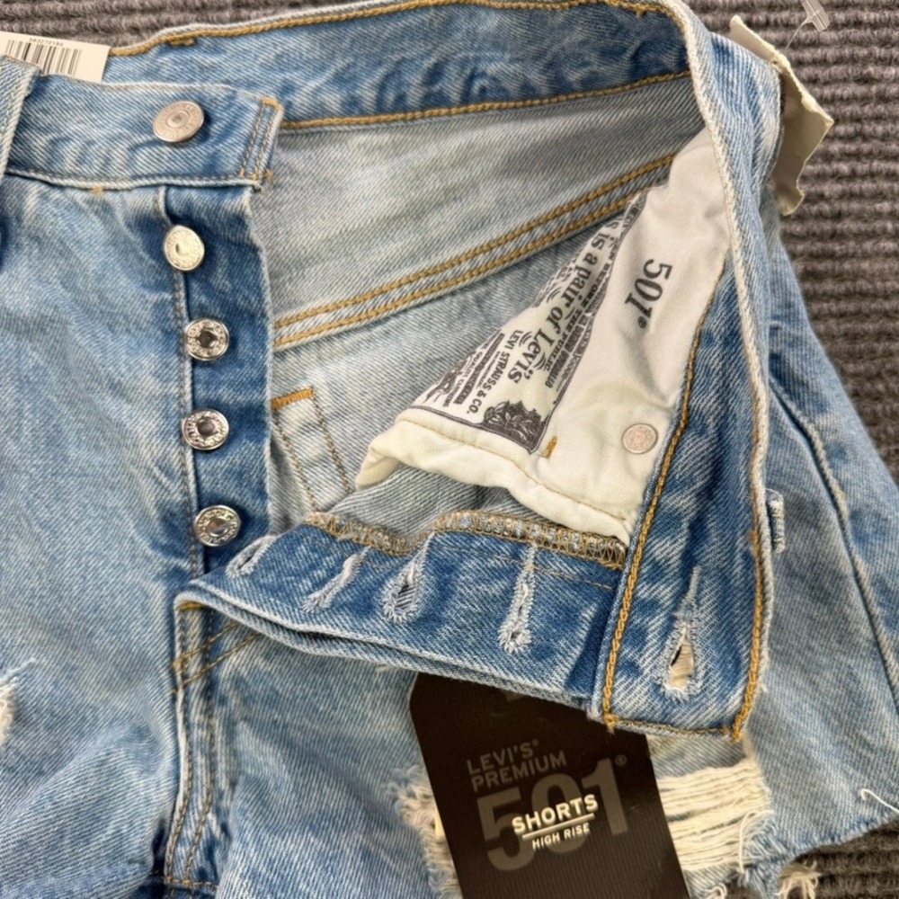 NEW Levis Premium 501XX High Rise Distressed Denim Shorts Womens 25 Light Wash - Picture 3 of 16